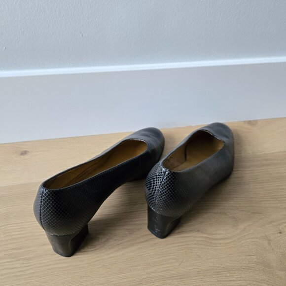 Retro Clarks Block Heel Leather Pumps – Size 11 (UK 9) - Picture 4 of 10